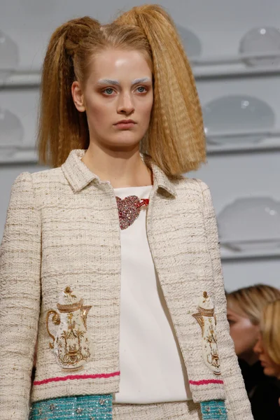 Look 17
